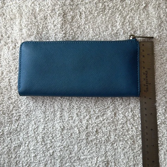 Michael Kors Wallet - Picture 6 of 6